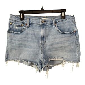 Levi's High Rise Denim Jean Shorts with Raw Hem. Size Women’s 32